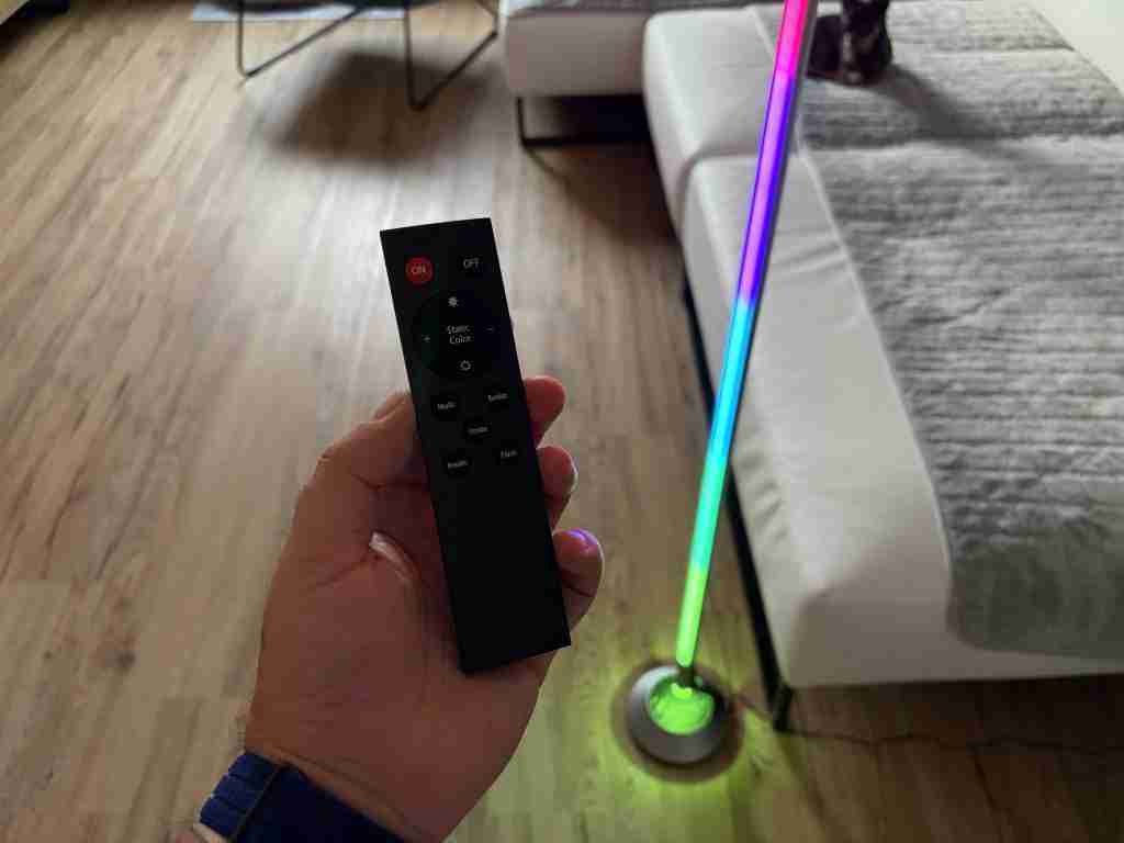 NEEWER NF01 Smart Floor Lamp img 3850