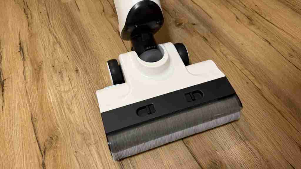 UWANT D500 Wet & Dry Vacuum Cleaner img 7486