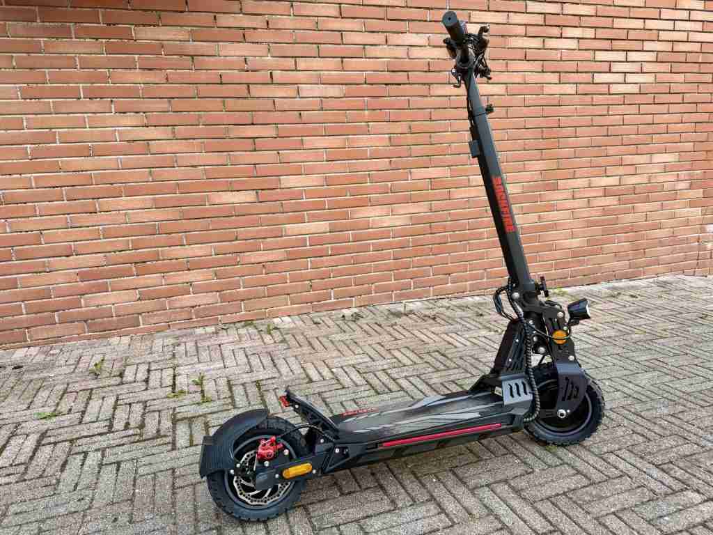 Backfire M8 Rover Electric Scooter img 8255