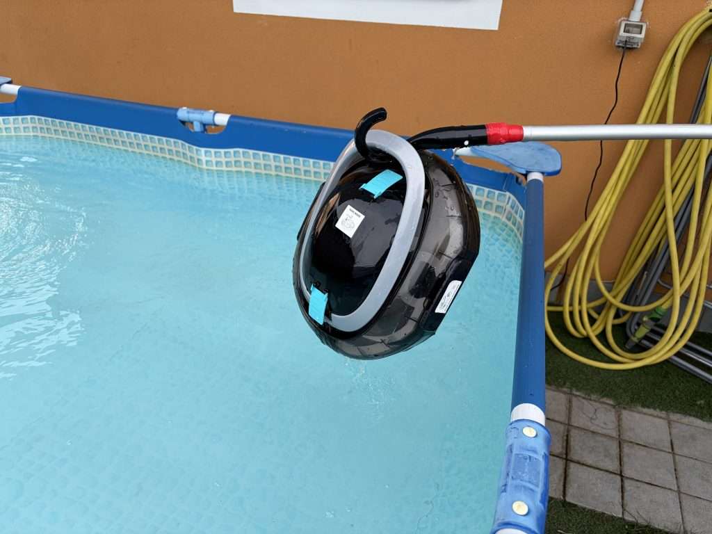 Brinbo S2 Cordless Pool Vacuum Robot img 4267
