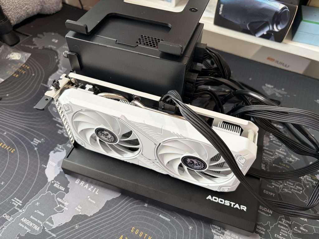 AOOSTAR EG01 e RTX 5050 SOYO img 4637