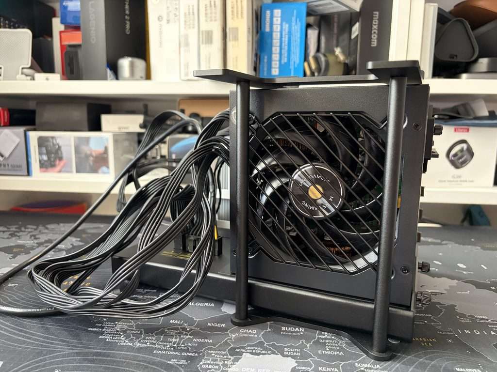 AOOSTAR EG01 e RTX 5050 SOYO img 4641