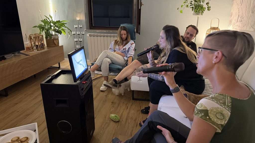 Cassa Karaoke Portatile con Schermo Touch 14.1" img 6901